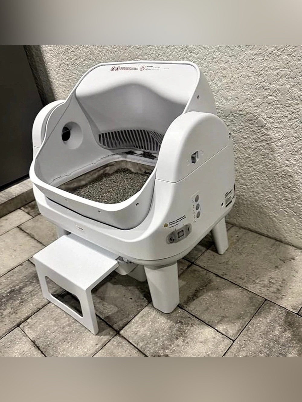 NWT Automatic Cat Litter Box firm price